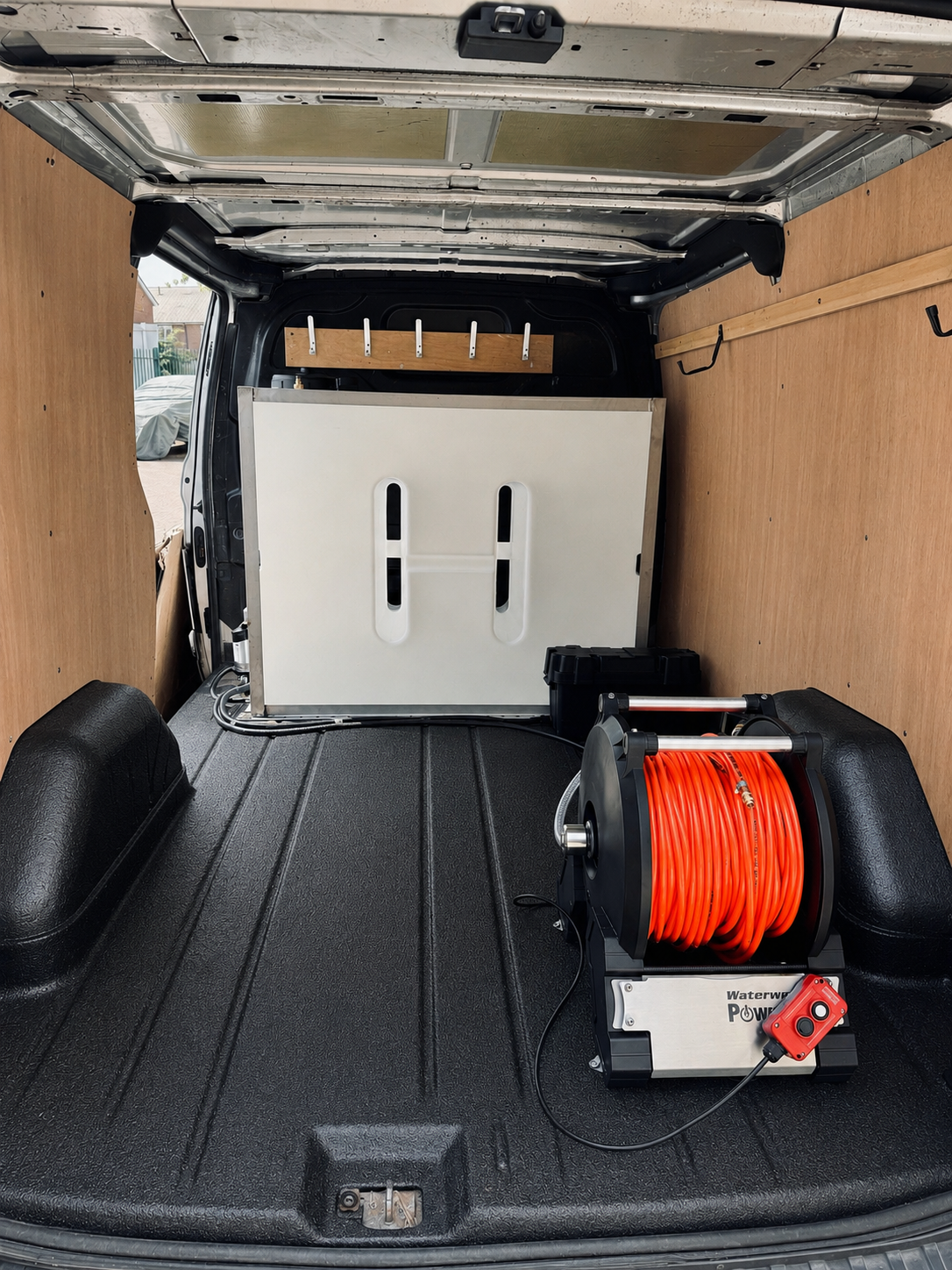 Cleanlynk FOUNDATION 800L Single Operator Van Mounted Water Fed Pole Window Cleaning System